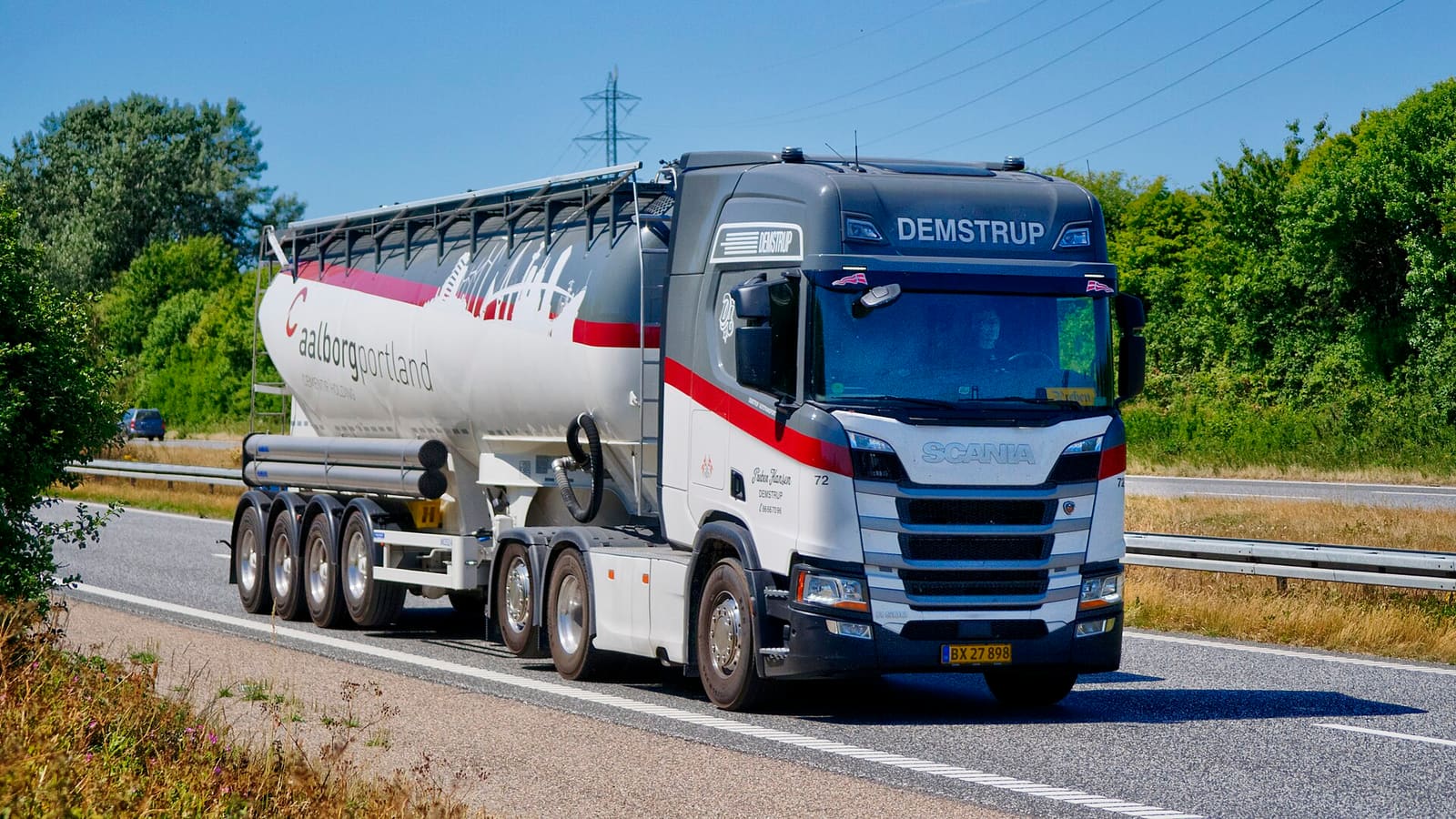 Scania S tartálykocsis kamion
